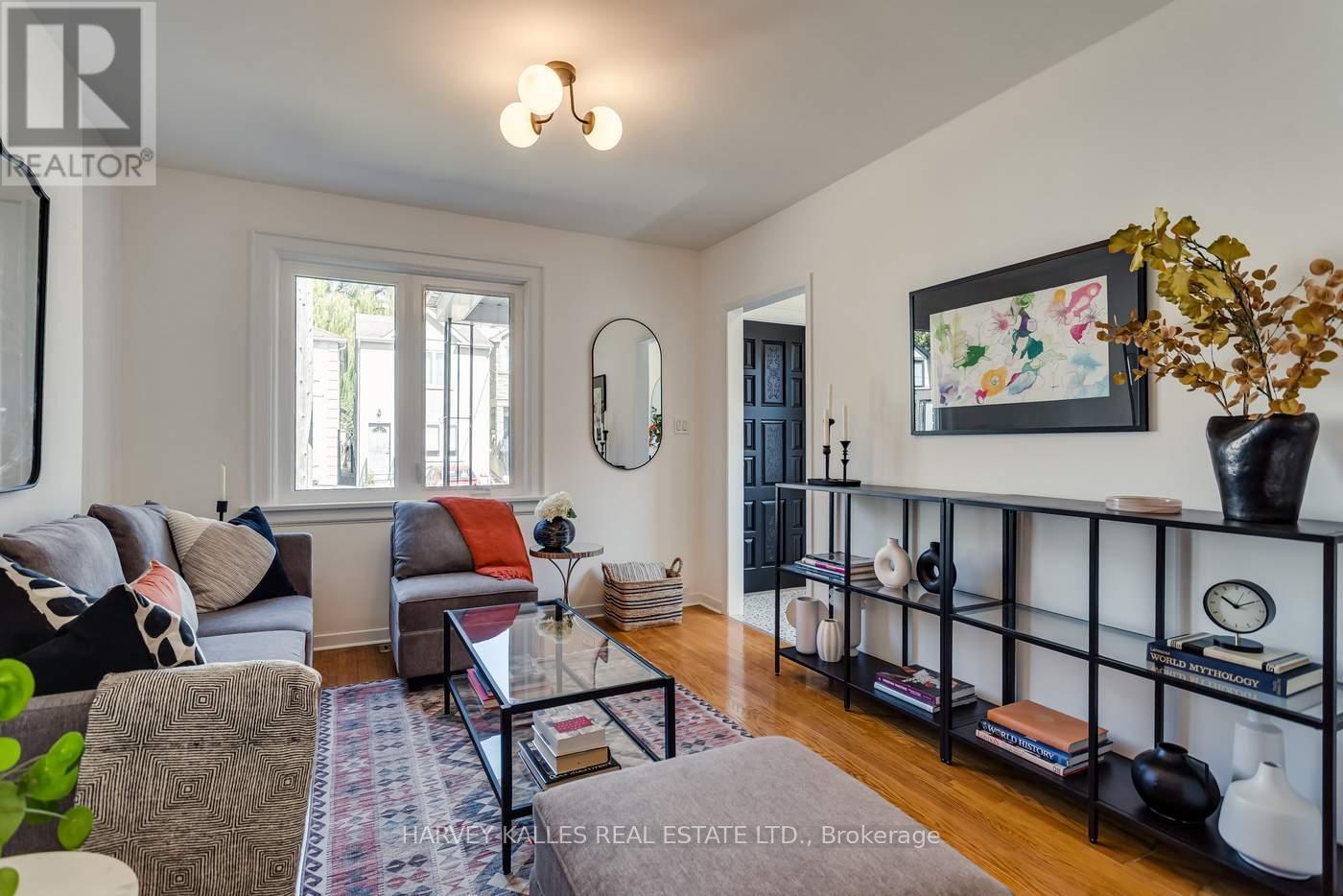 7 Mulberry Cres, Toronto Oakwood Village, ON M6C 1N4