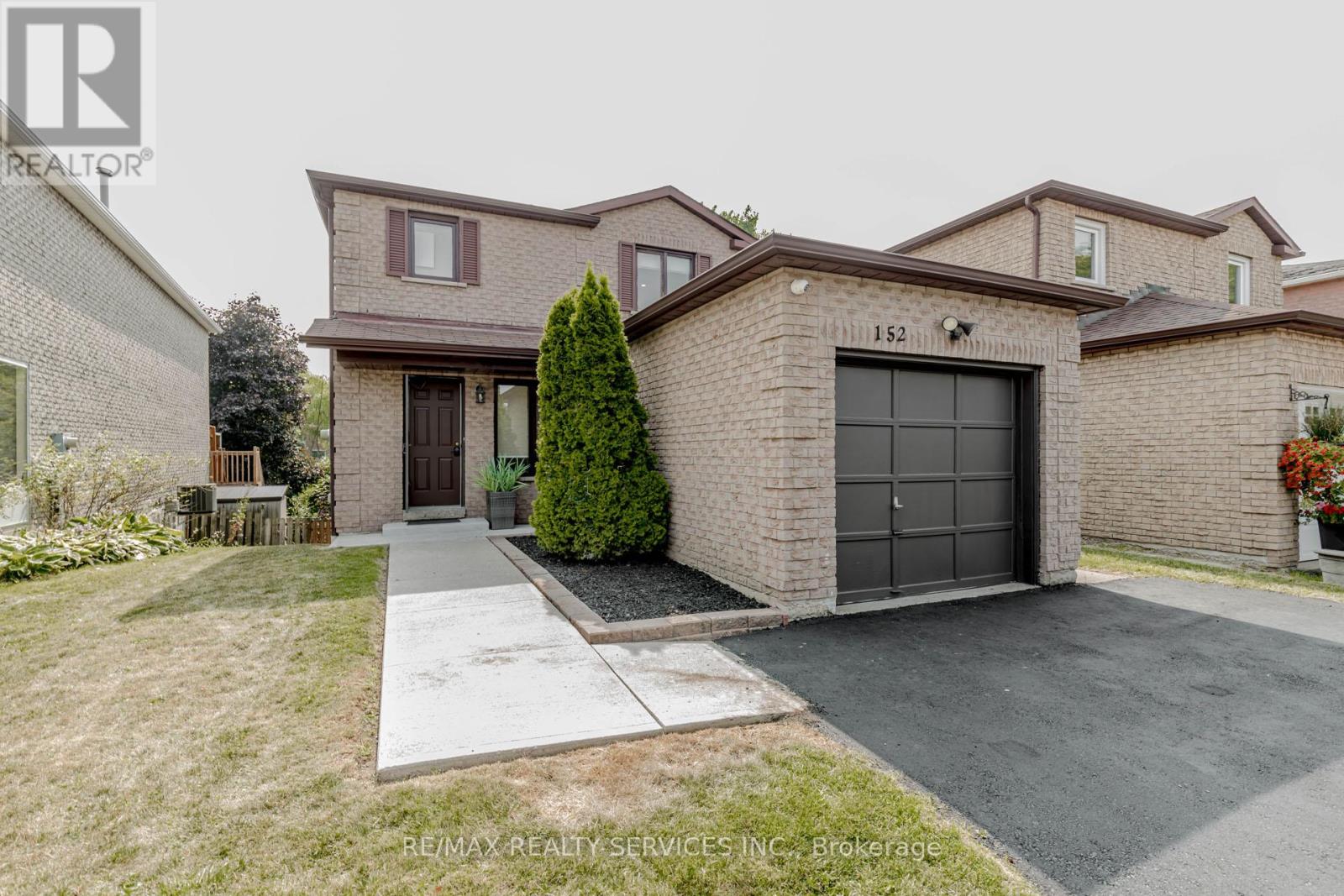 152 Blackfoot Trl, Mississauga Hurontario, ON L5R 2G4