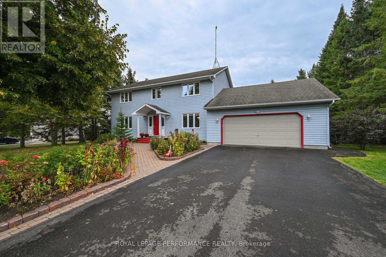 1524 Blue Rock Ave, Ottawa, ON K0A 2E0