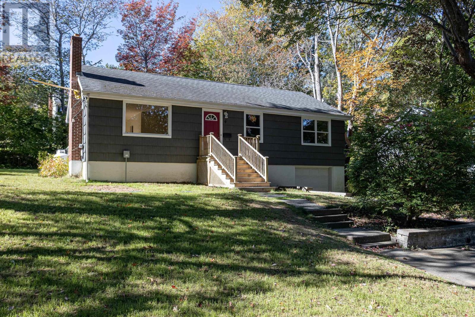 9 Dowell Dr, Halifax, NS B3M 2M2
