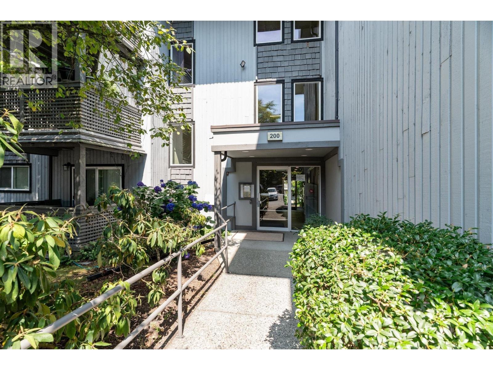200 Westhill Place Unit 102, Port Moody, BC V3H 1V2