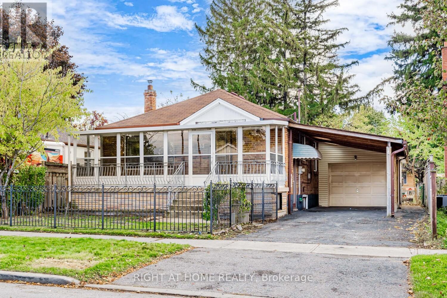5 Mcgregor Rd, Toronto Dorset Park, ON M1P 1C5