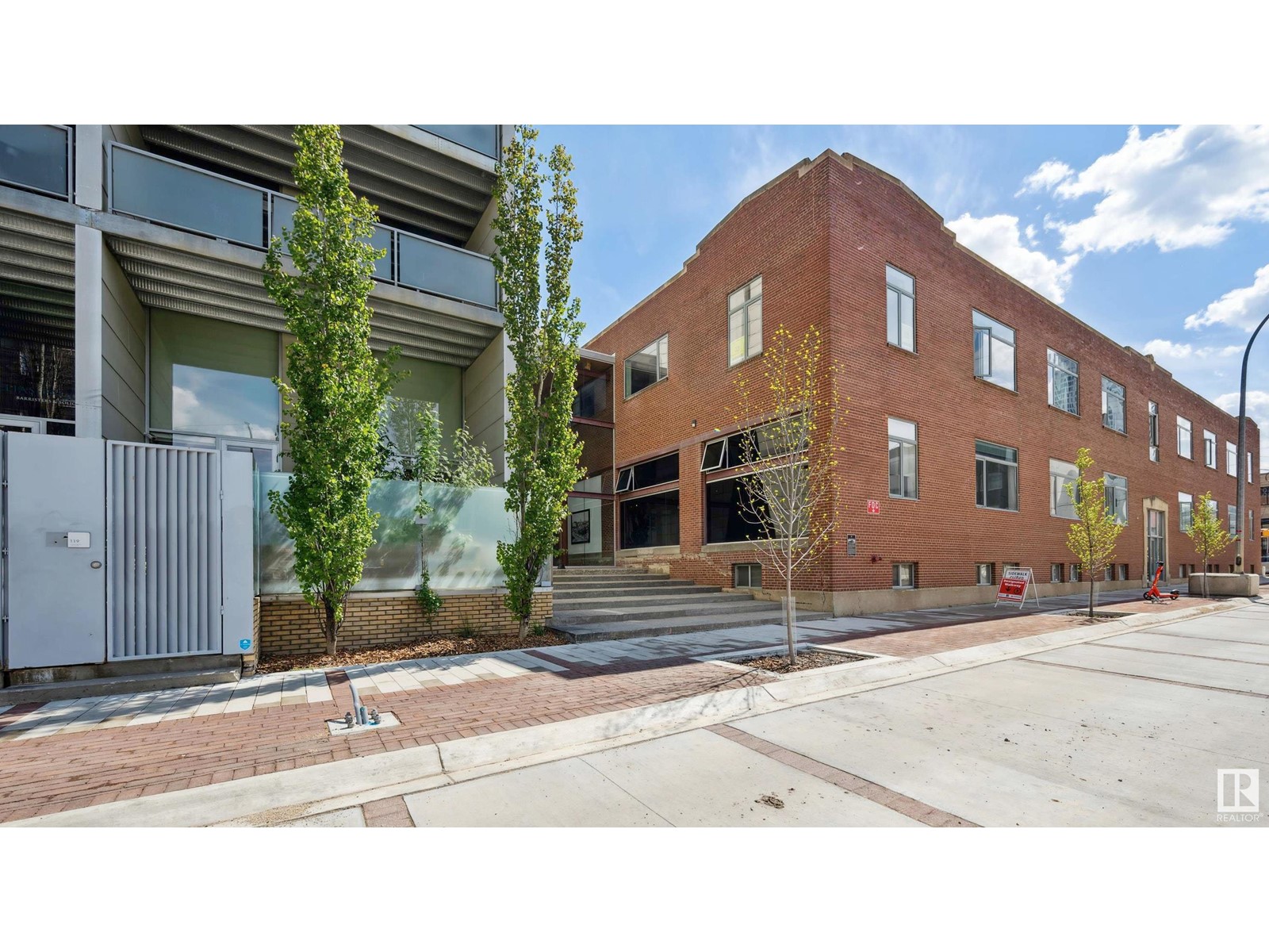 10309 107 Street Northwest #111, Edmonton, AB T5J 1K3