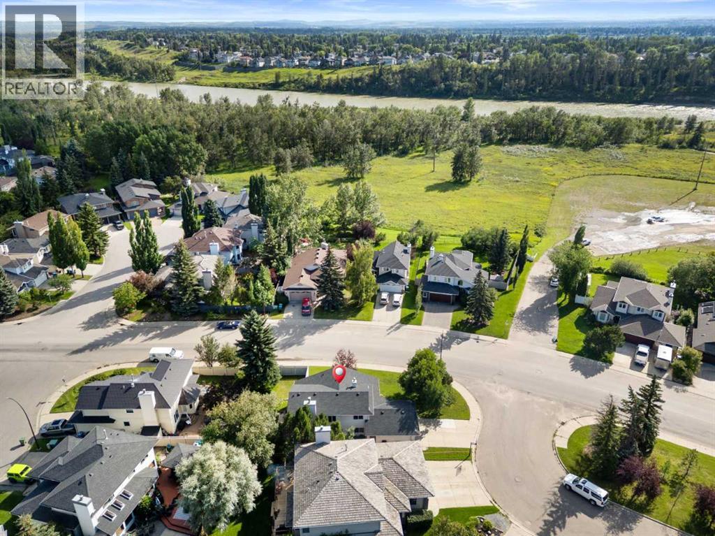 305 Douglasbank Ct SE, Calgary, AB T2Z 1X7