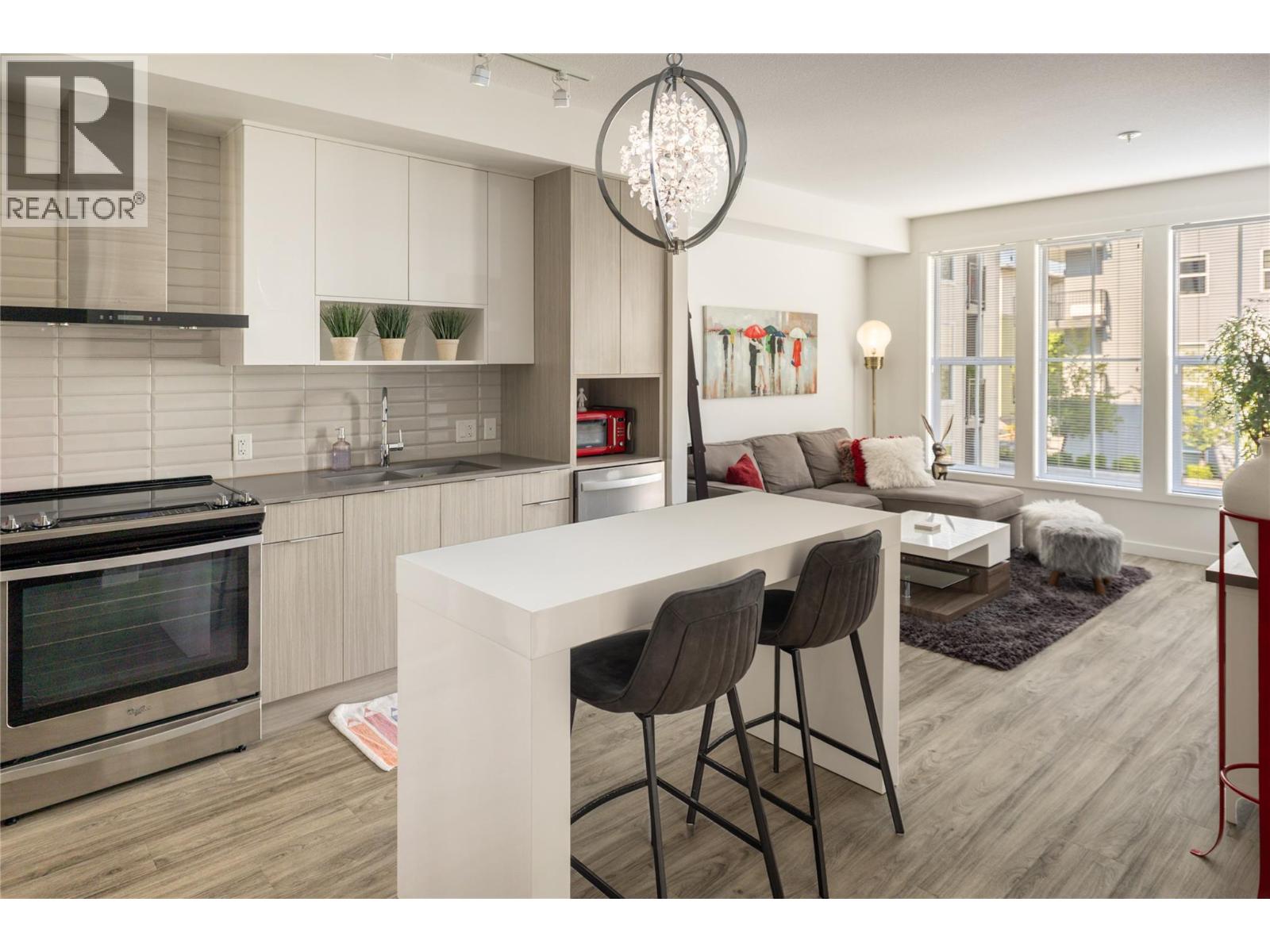 1775 Chapman Place Unit 210, Kelowna, BC V1Y 0G3
