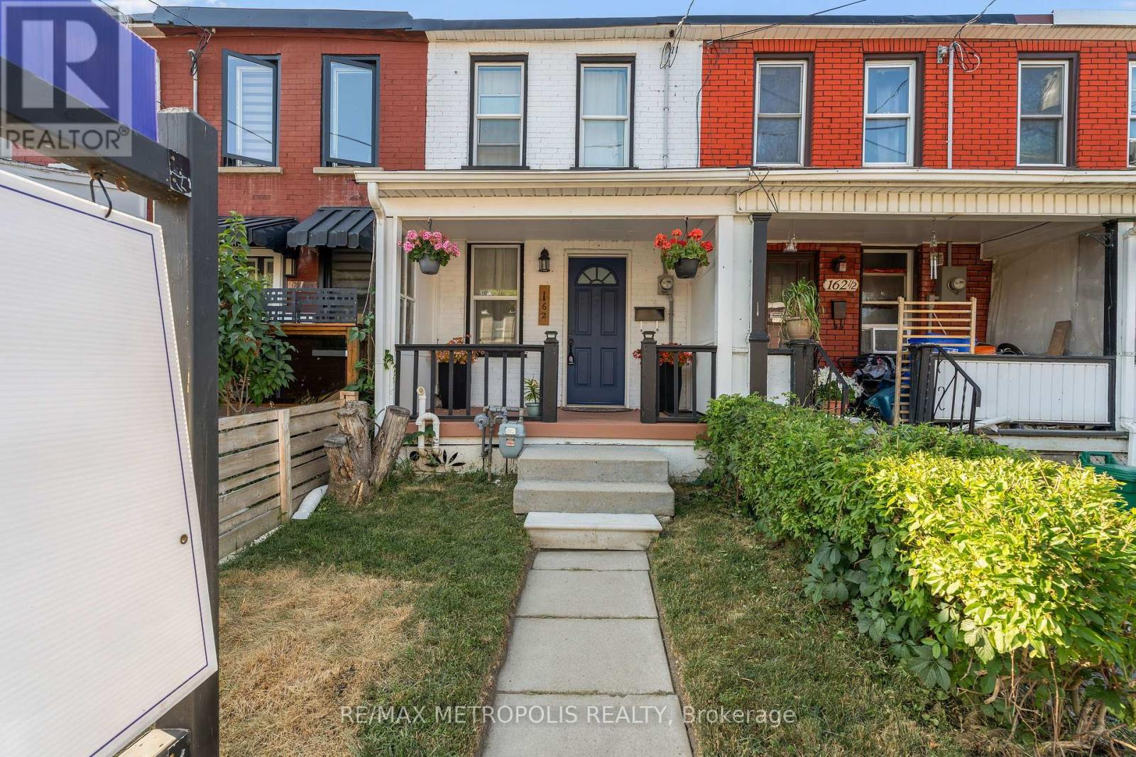 162 Olive Ave, Oshawa, ON L1H 5A8