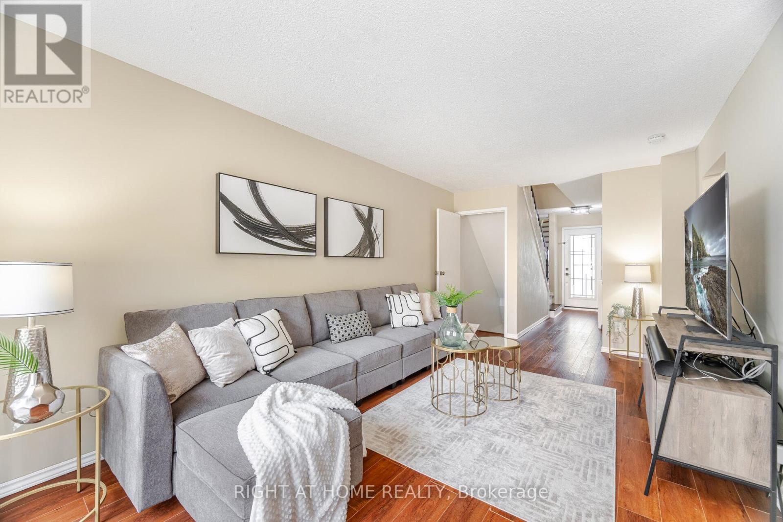907 Burns St W #45 St, Whitby, ON L1N 6J5