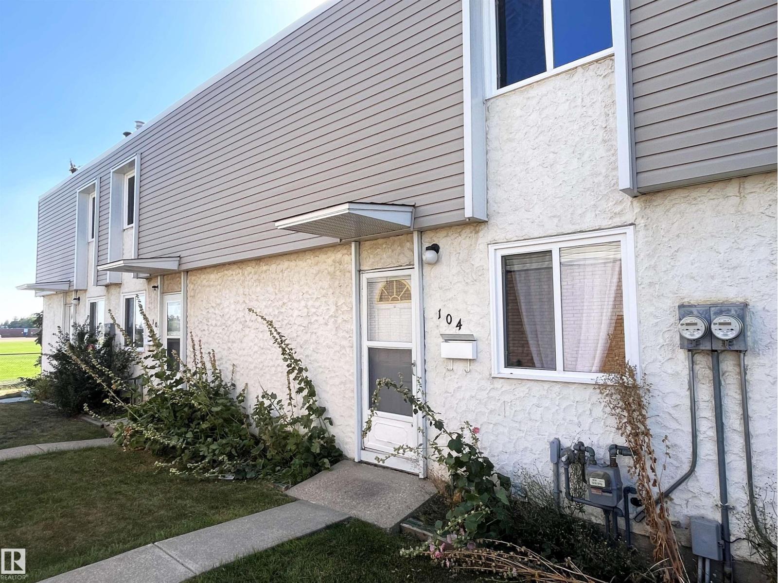 104 Cornell Co NW, Edmonton, AB T5C 3C3