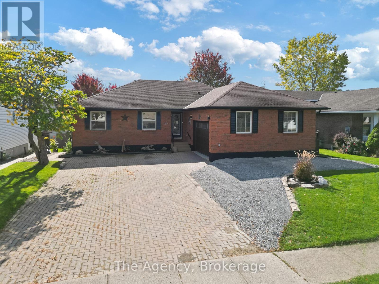 105 Calla Ter, Welland, ON L3C 7C2