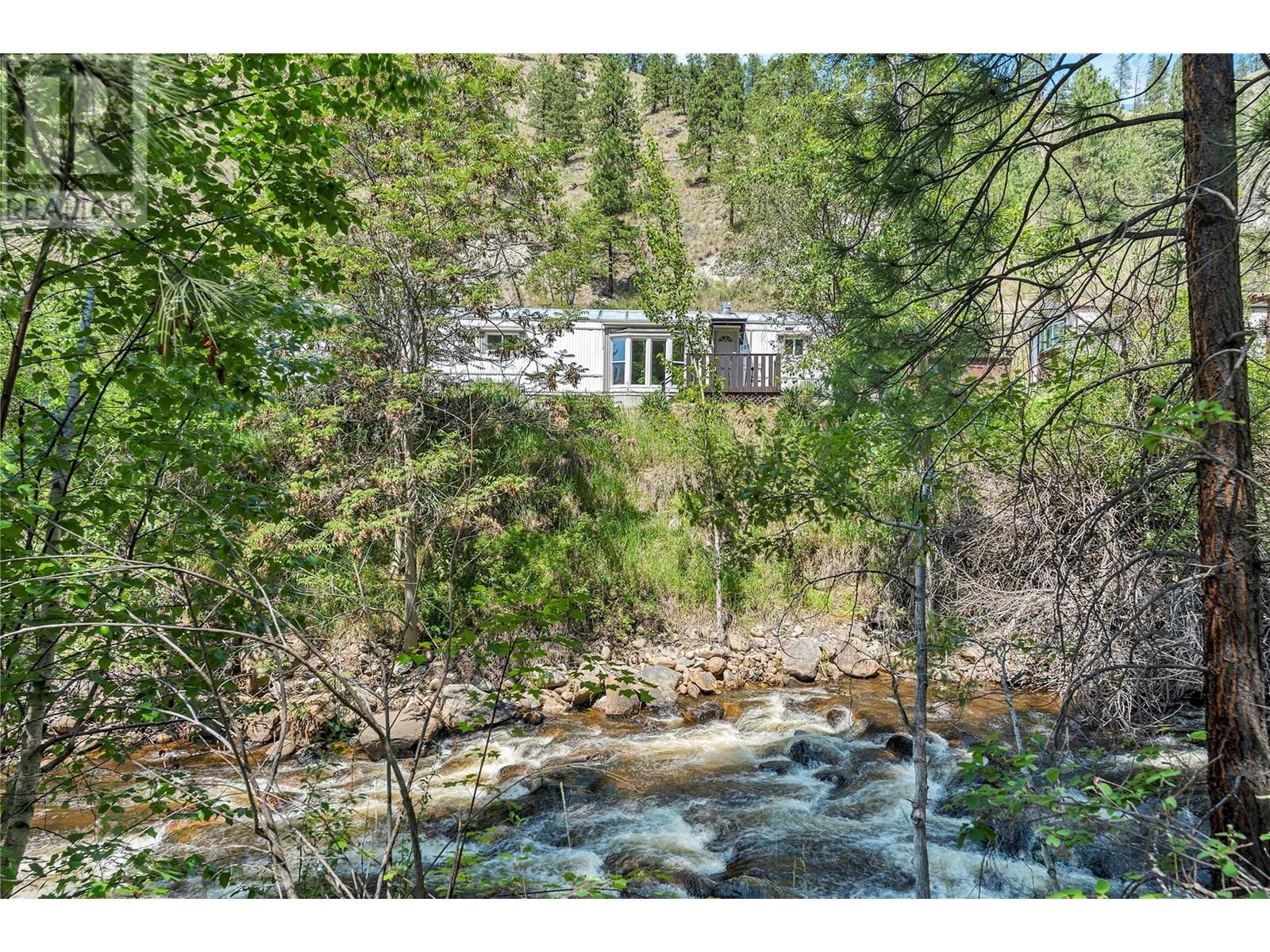1701 Penticton Avenue Unit 305, Penticton, BC V2A 2N5