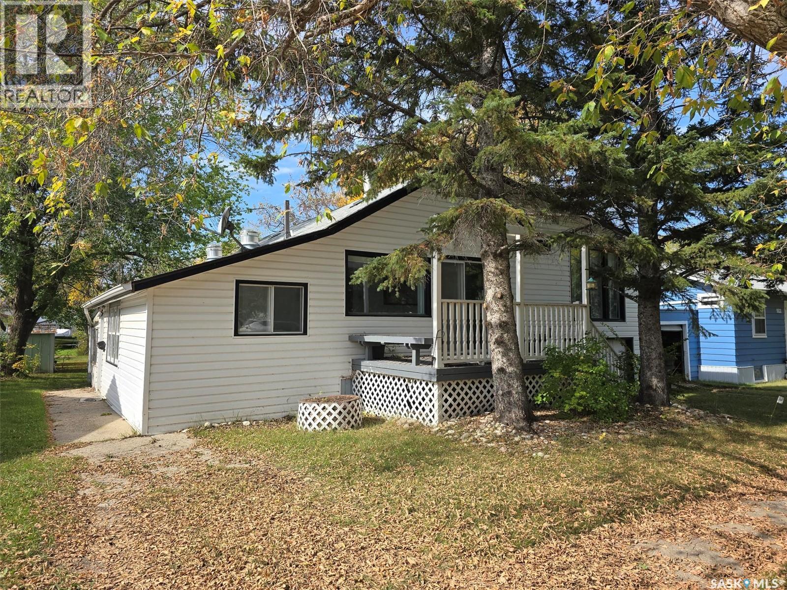 914 Pacific St, Grenfell, SK S0G 2B0