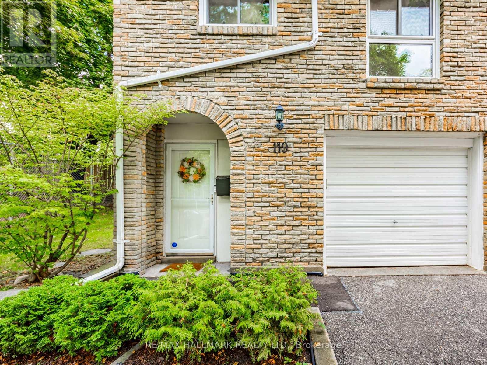 119 Wild Briar Way, Toronto, ON M2J 2L5