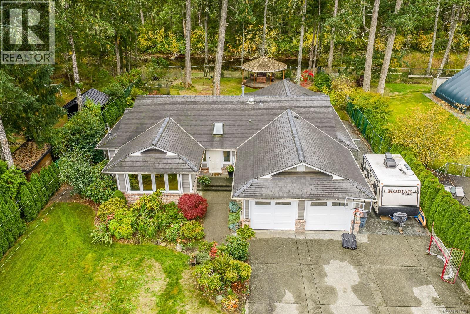 8809 Driftwood Rd, Black Creek, BC V9J 1A8
