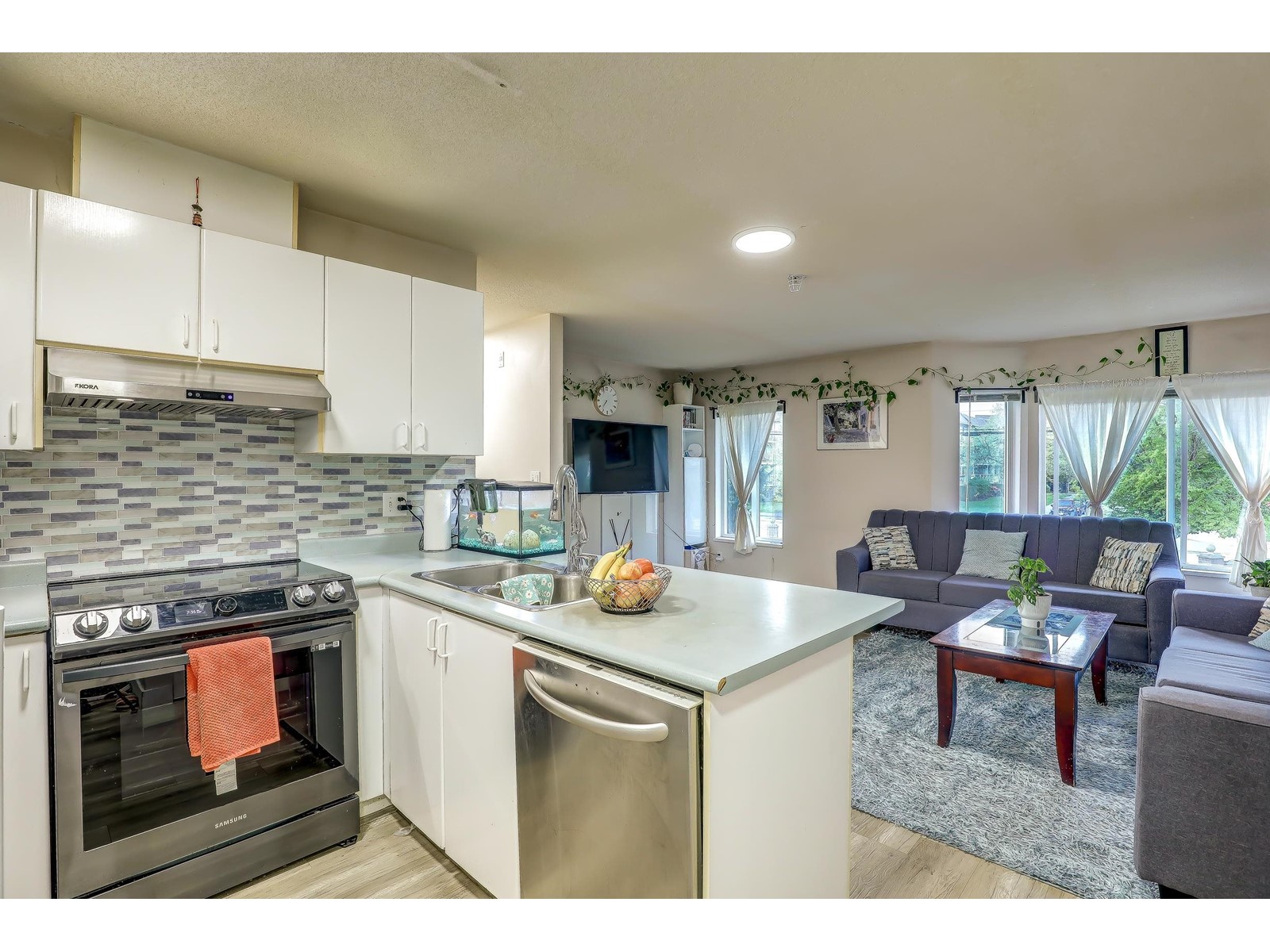 12130 80 Avenue Unit 204, Surrey, BC V3W 0V2