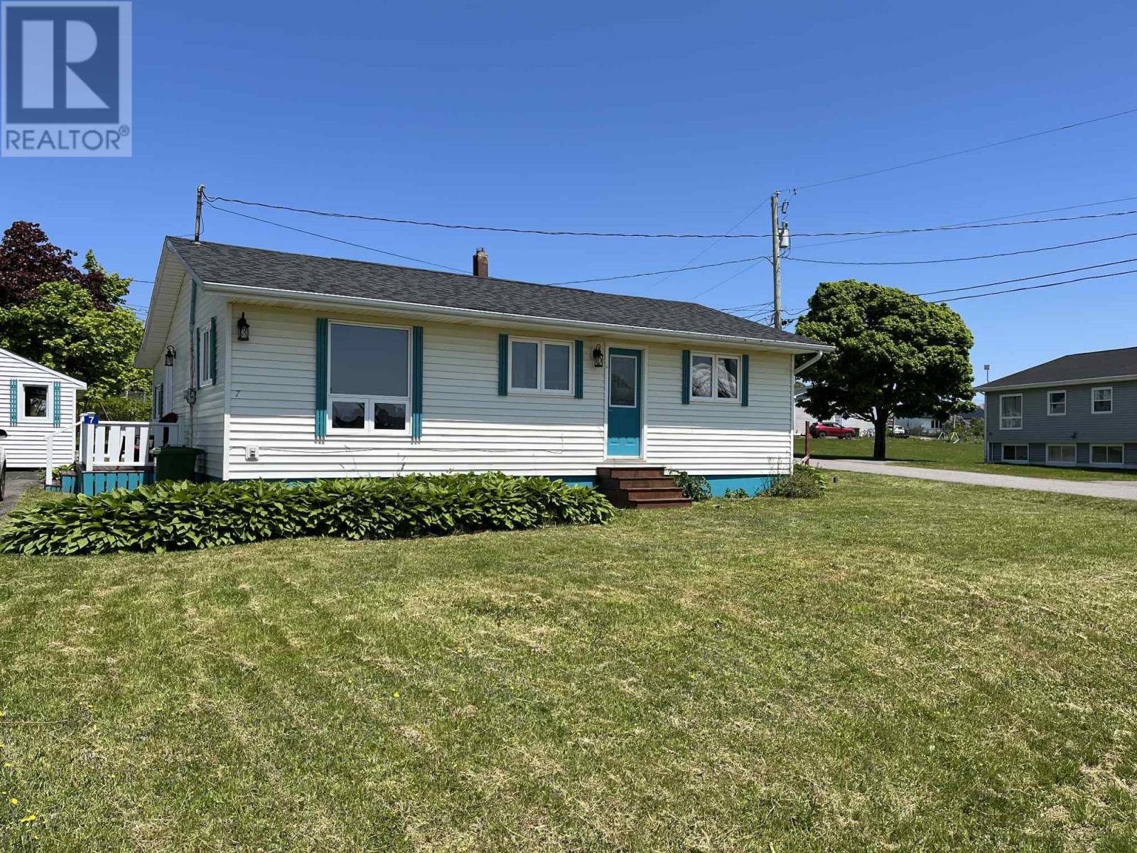 7 Colville St, Souris, PE C0A 2B0