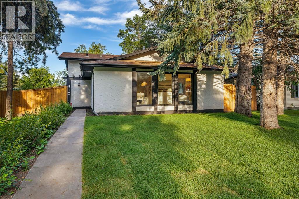 212 Midlawn Close SE, Calgary, AB T2X 1N1