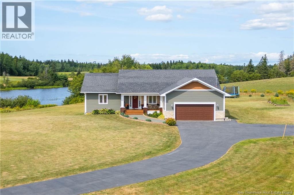 99 Walker Rd, Sackville, NB E4L 3K5
