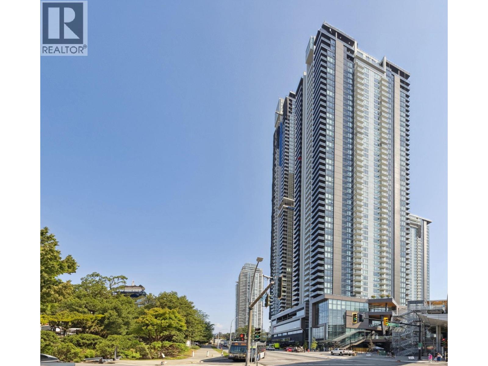 2186 Gilmore Avenue Unit 811, Burnaby, BC V5C 0N7