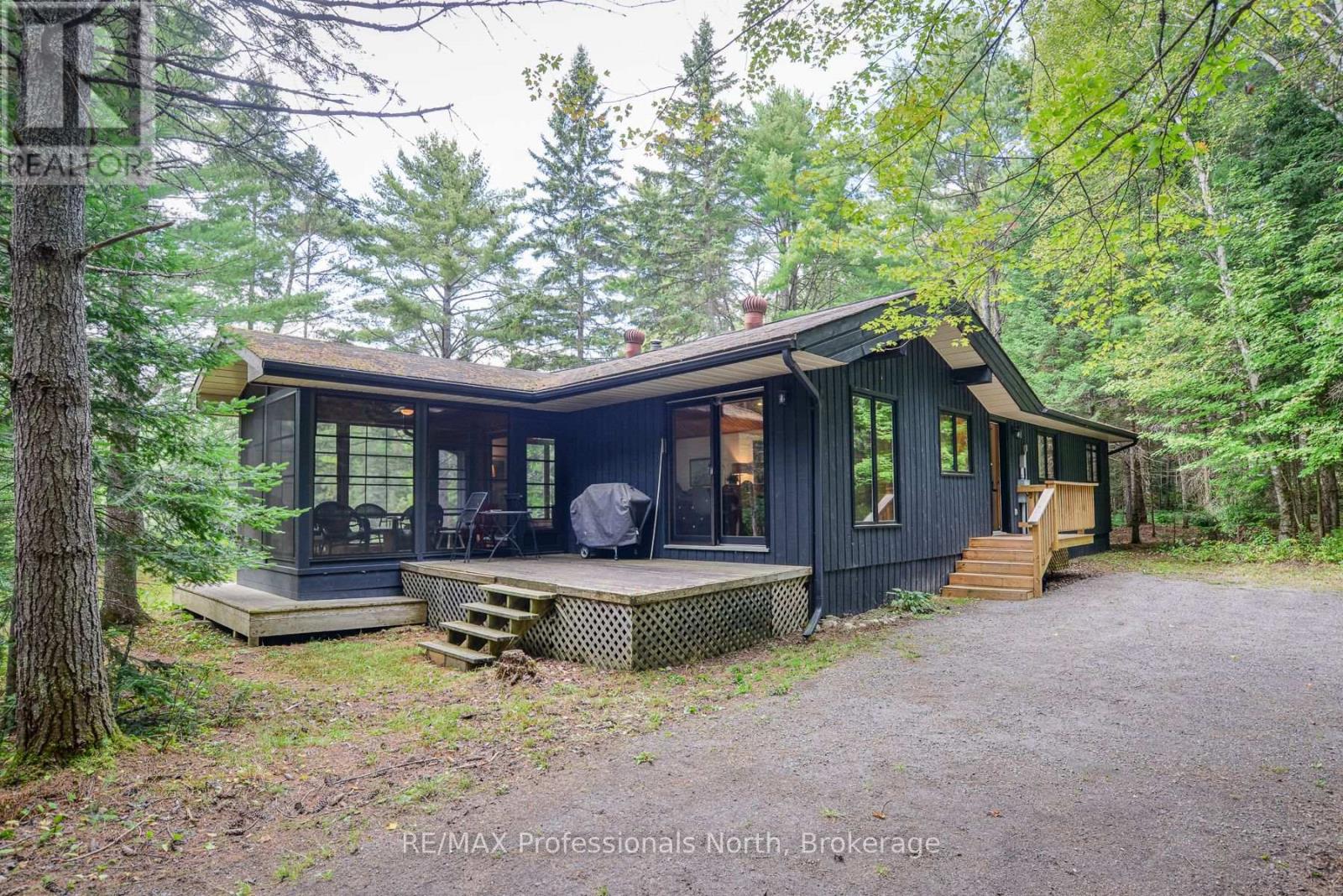 128 Rusnick Dr, Huntsville, ON P0B 1L0