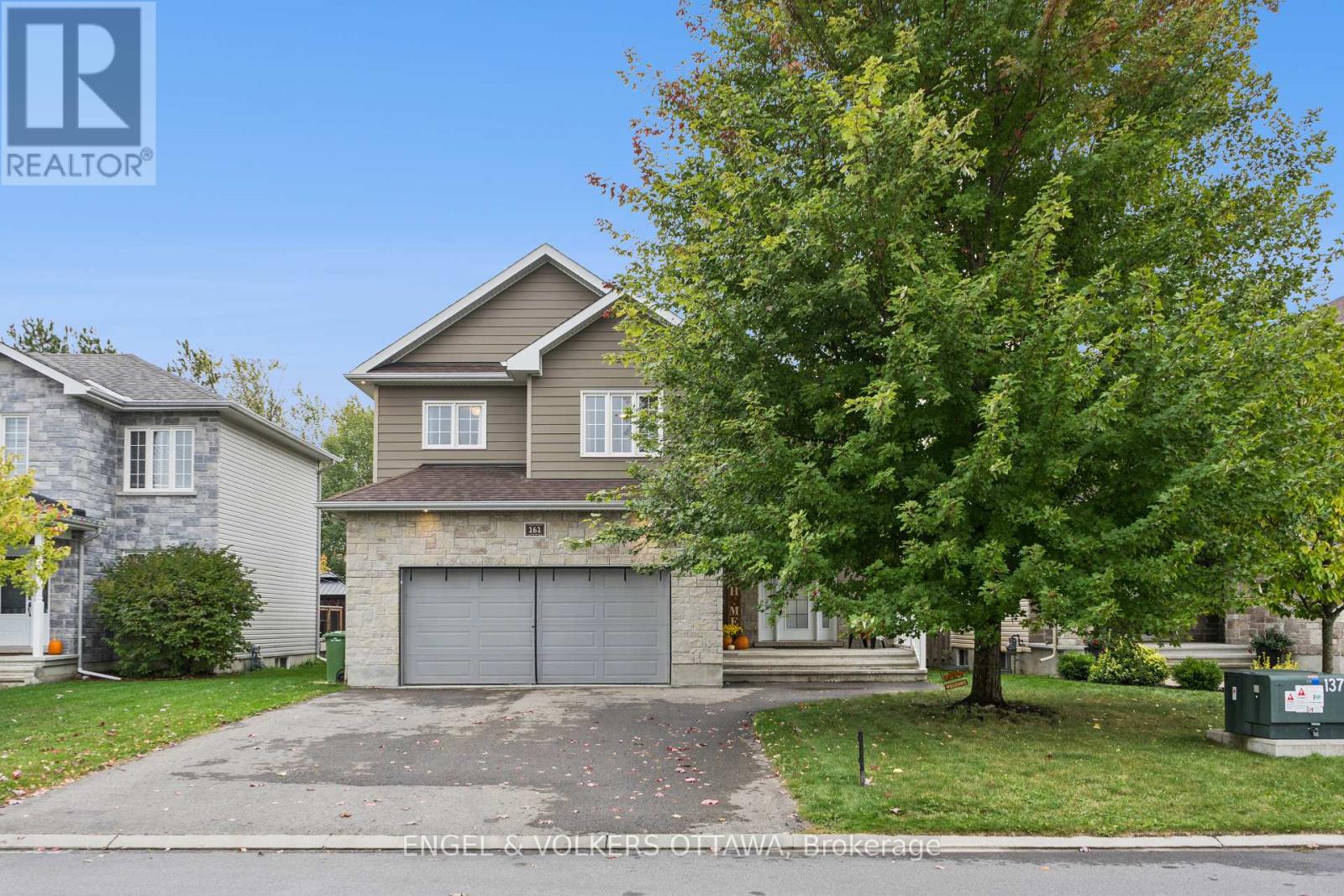 161 Des Pins St, Russell, ON K4R 0B9