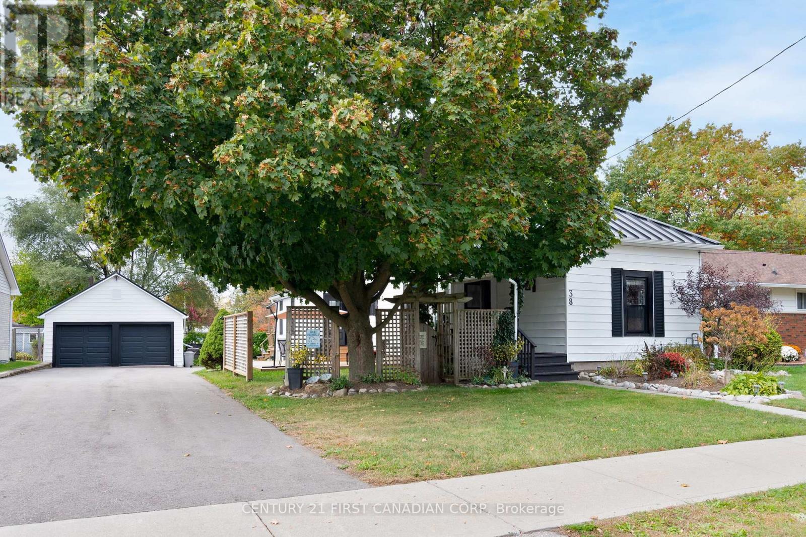 38 St Andrew St, Aylmer, ON N5H 2N1