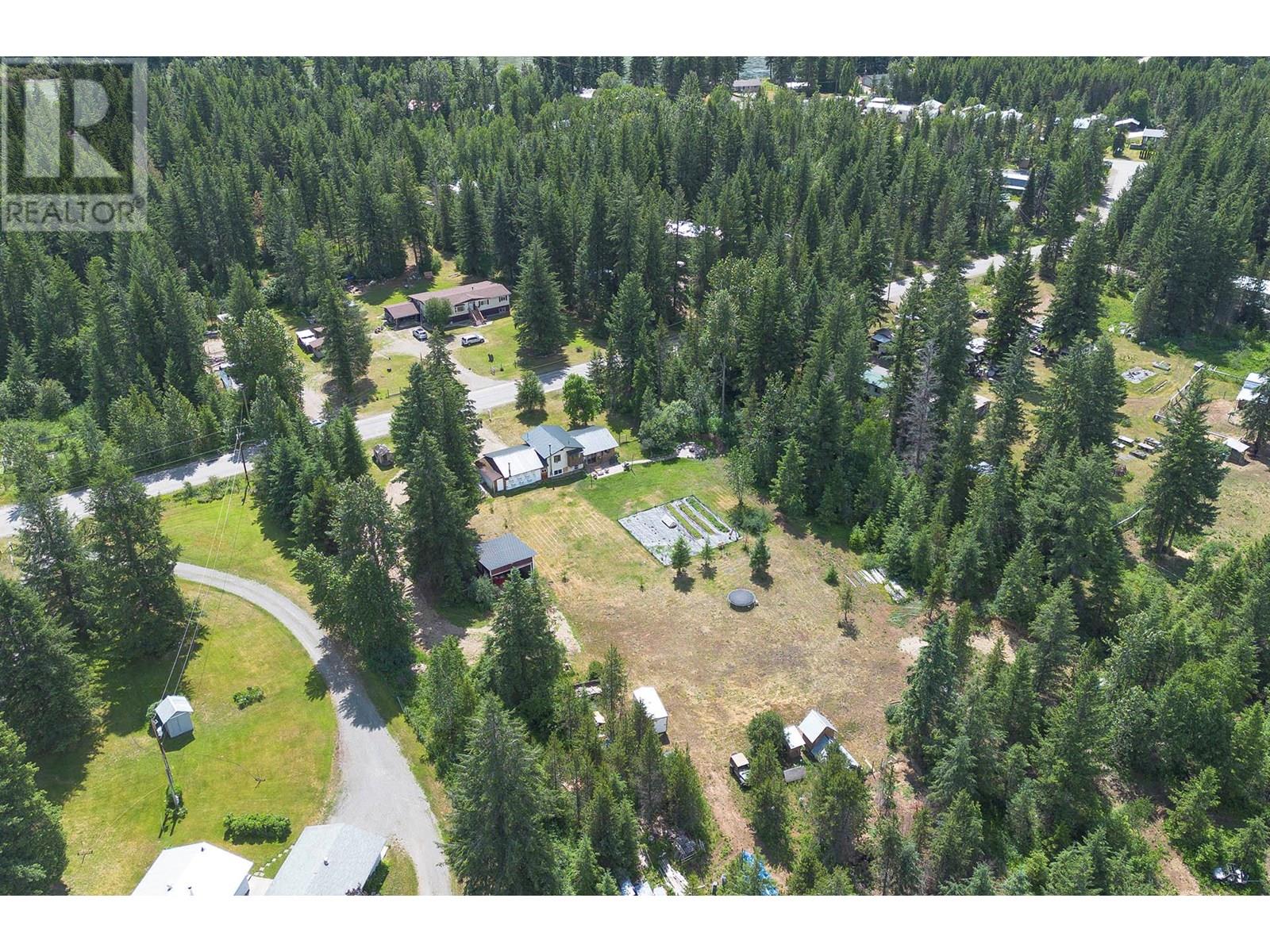 1133 Caroline Rd, Clearwater, BC V0E 1N0