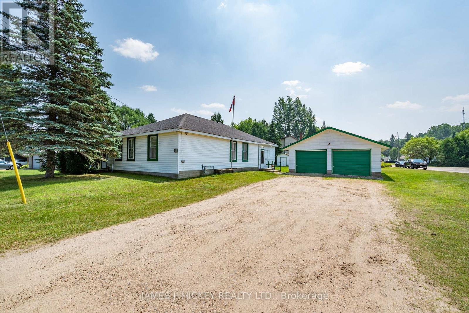 69 Main St, Laurentian Hills, ON K0J 1J0