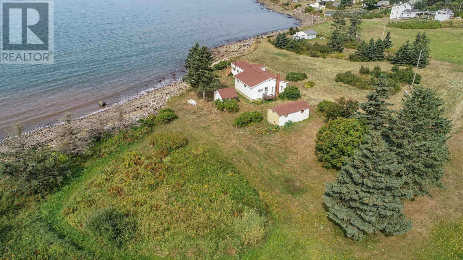 1472 Cape Split Rd, Scots Bay, NS B0P 1H0