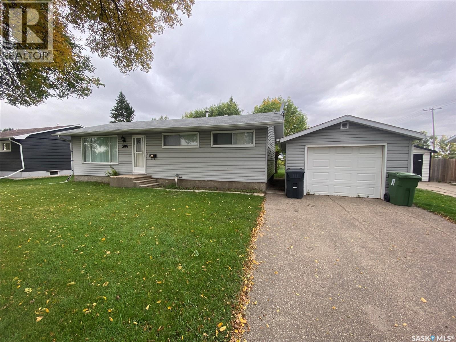 386 Victoria Ave, Yorkton, SK S3N 1T6