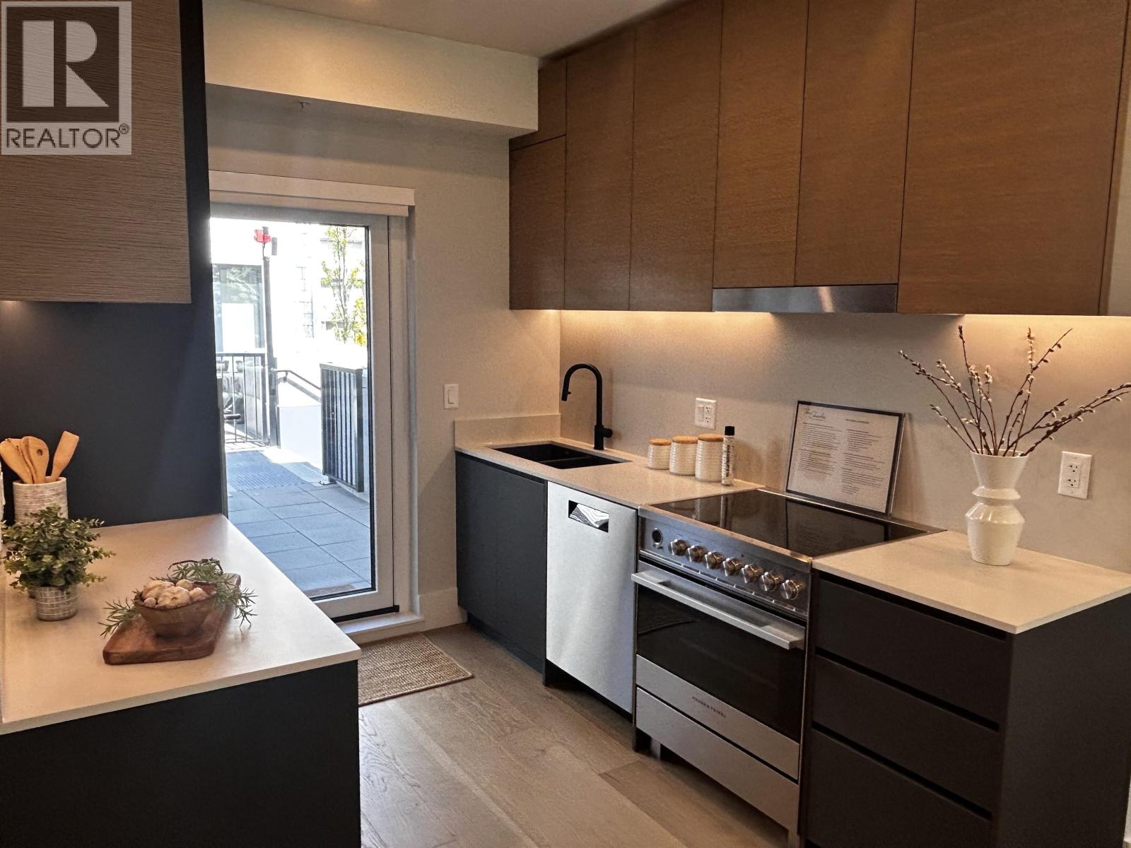 1341 E 21st Ave, Vancouver, BC V5V 1T1