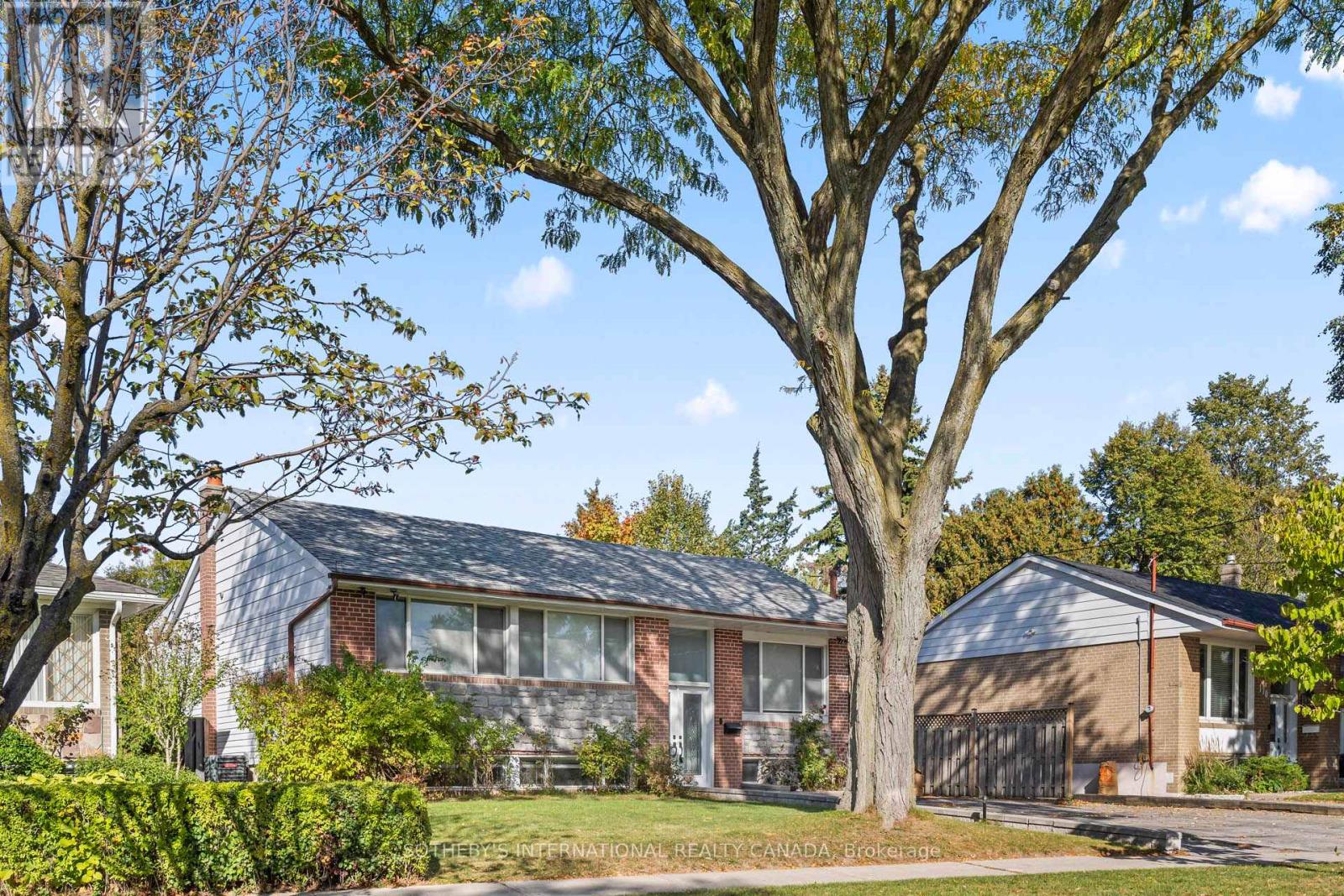 108 Lynedock Cres, Toronto, ON M3A 2B1
