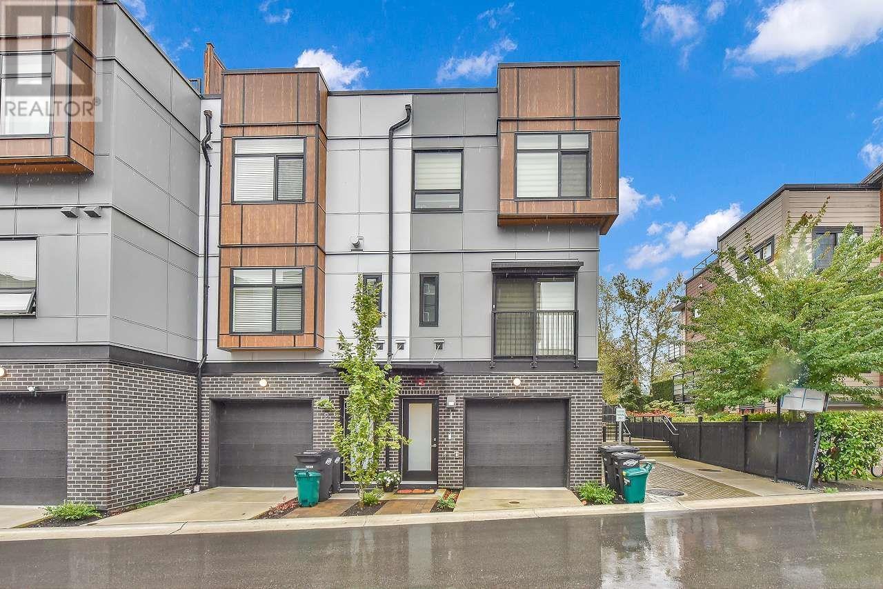 629 S Dyke Road Unit 1, New Westminster, BC V3M 0N3