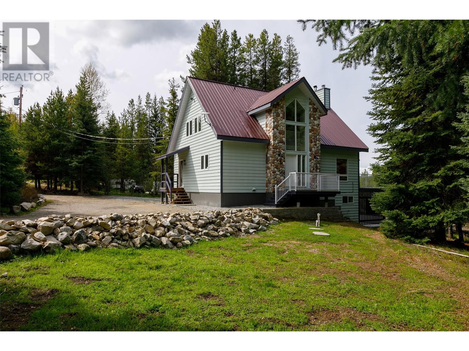 9315 Paradise Rd, Kelowna, BC V1P 1K4