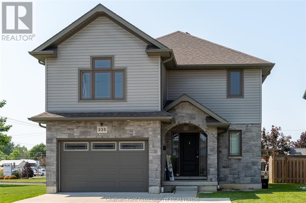 235 Bristol Dr, Chatham, ON N7M 6K9