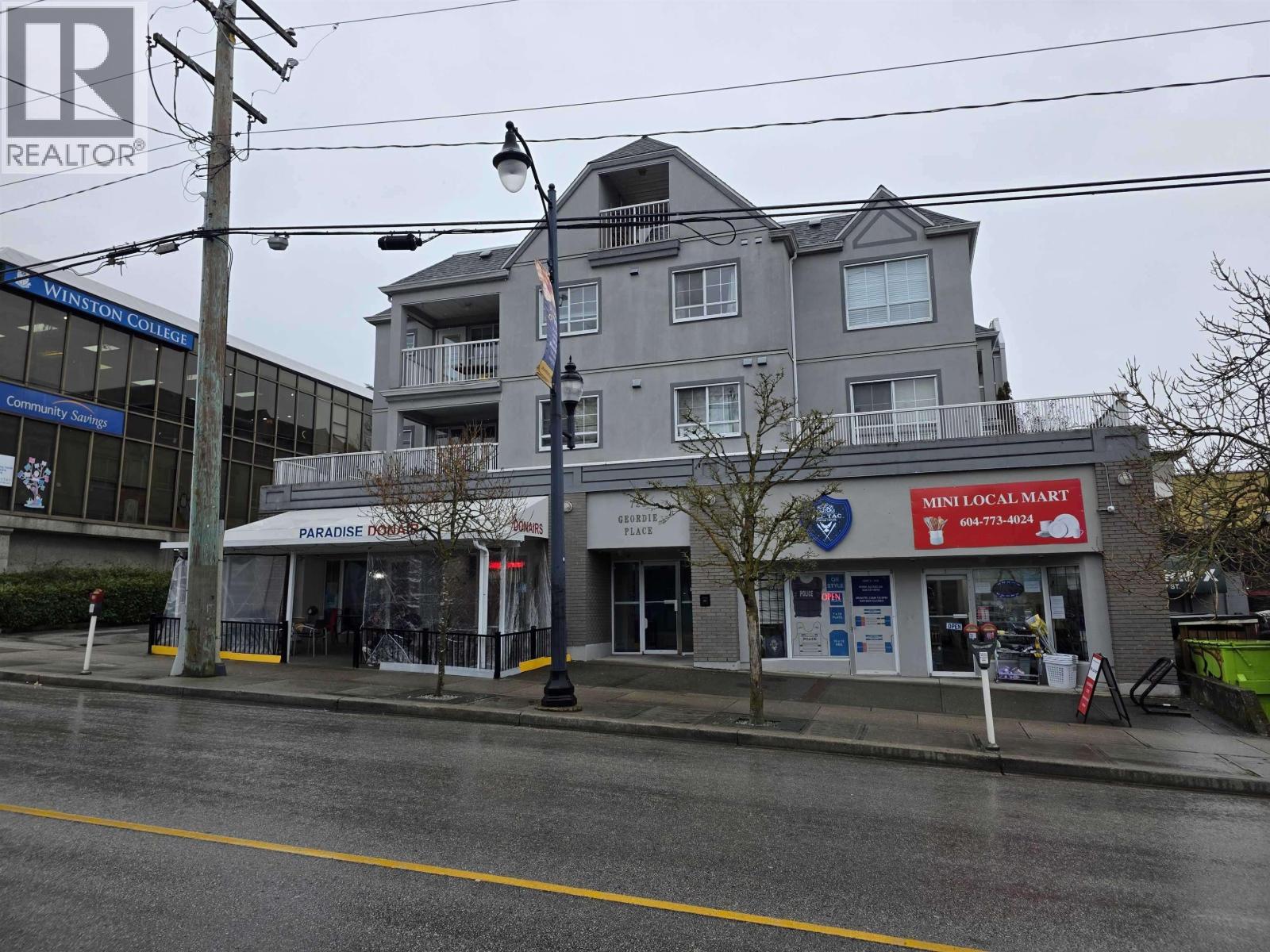 723 Twelfth Street Unit 302, New Westminster, BC V3M 4J8