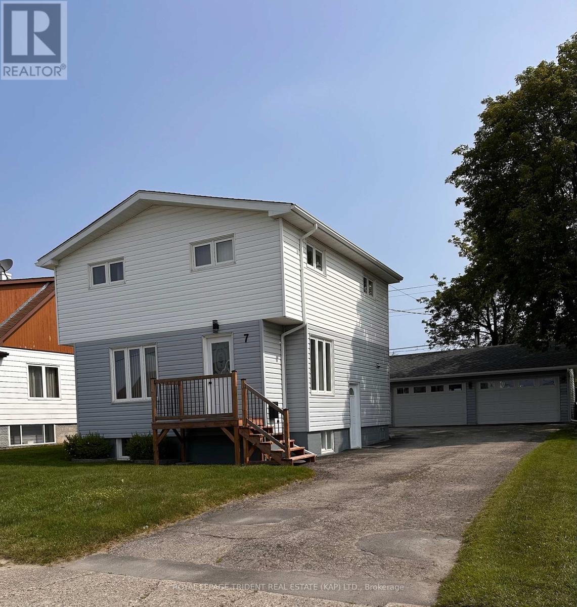 7 Spruce St, Kapuskasing, ON P5N 1Z5