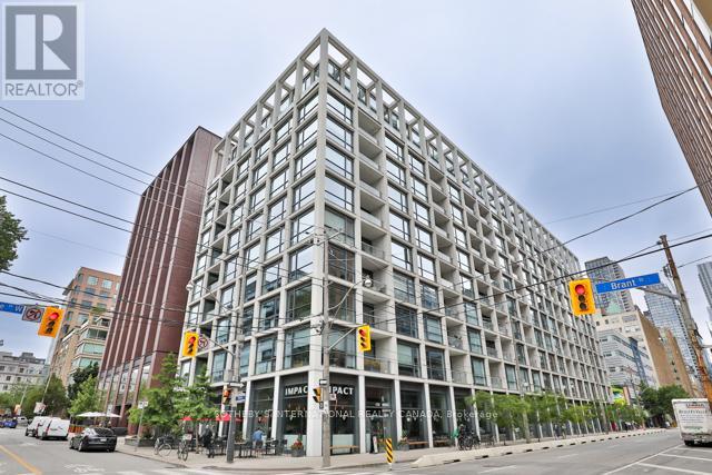 915 39 Brant St, Toronto, ON M5V 0M8