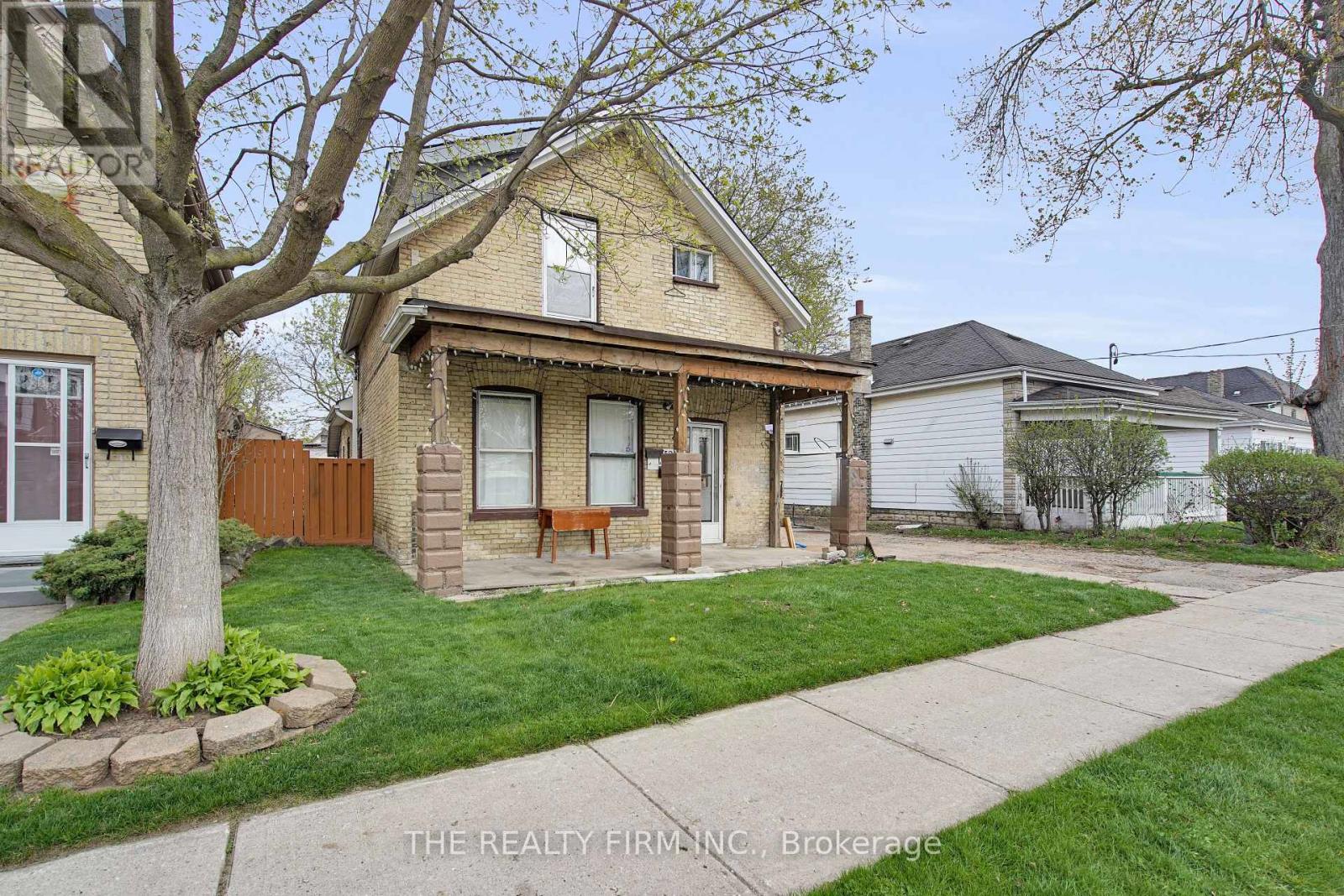 524 Simcoe St, London, ON N6B 1K4