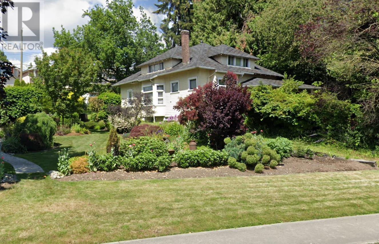 1807 SE Marine Dr, Vancouver, BC V5P 2R7
