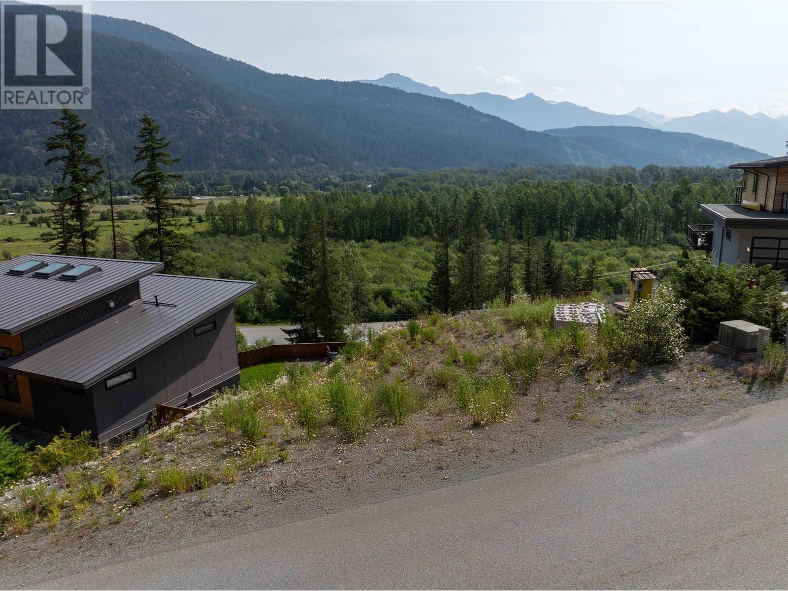 1303 Eagle Dr, Pemberton, BC V0N 2L0