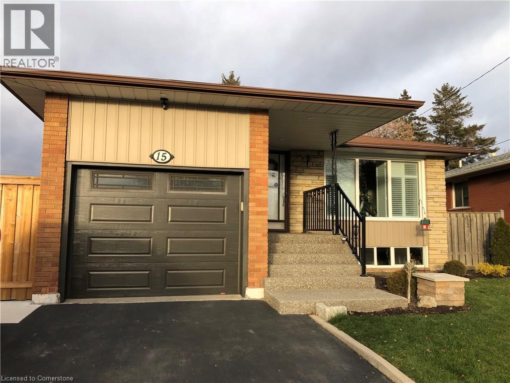 15 Purdy Cres, Hamilton, ON L9A 3B4