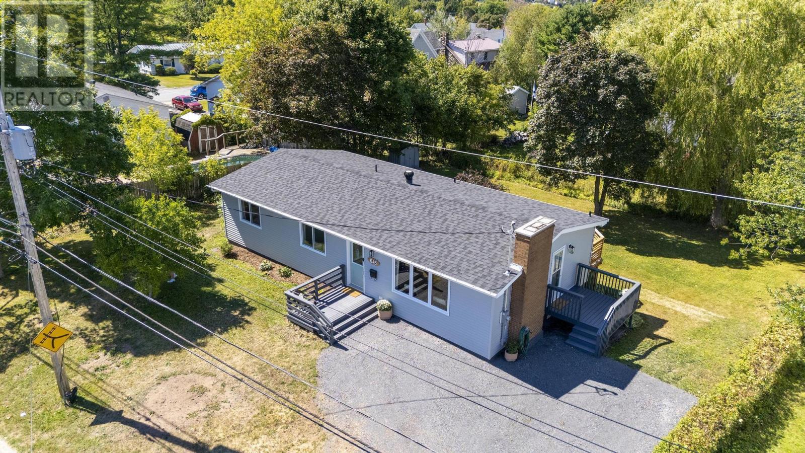 646 Helene St, New Glasgow, NS B2H 2Y1