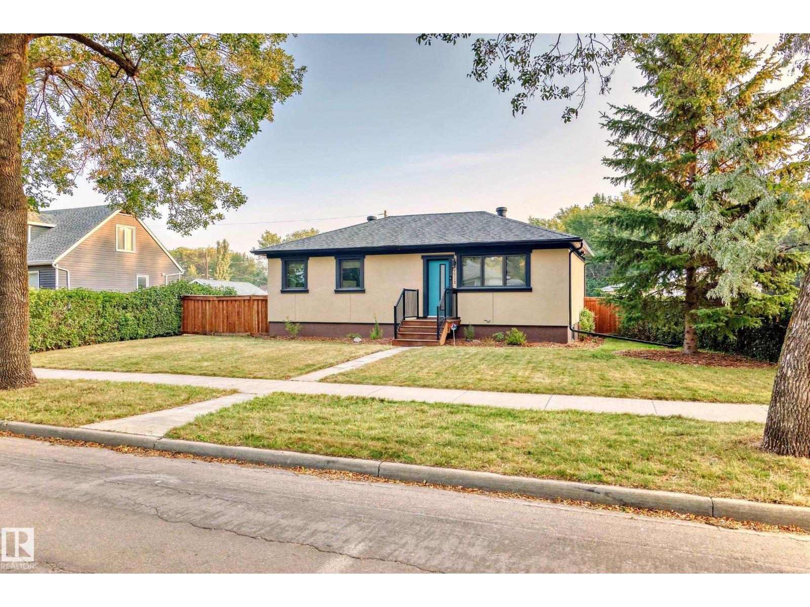 86 Av Nw Unit 7712, Edmonton, AB T6C 1H8