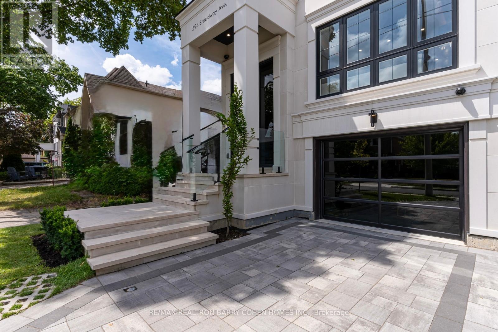 594 Broadway Ave, Toronto, ON M4G 2S5