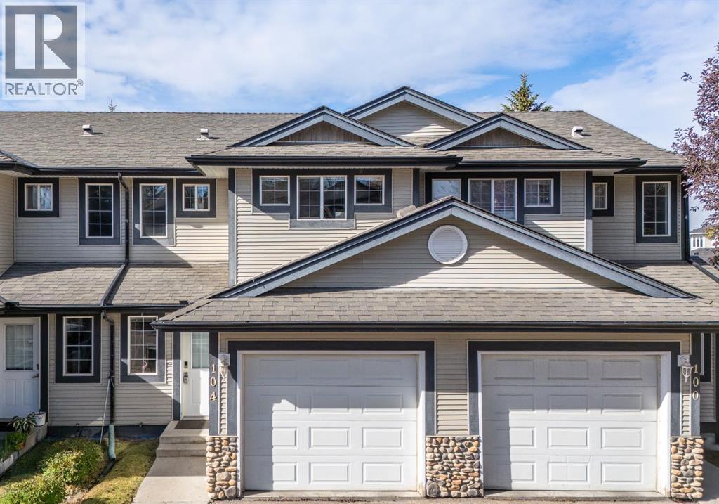 104 Stonemere Pl, Chestermere, AB T1X 1N1