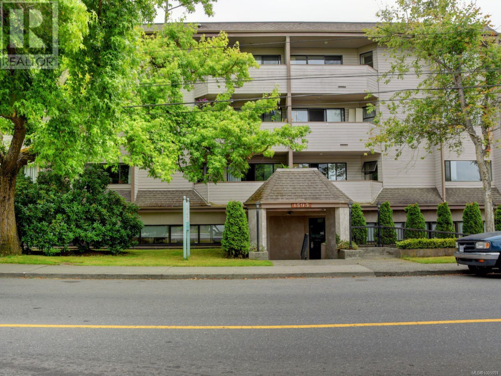 1595 Bay St Unit 1 St, Victoria, BC V8R 2B5