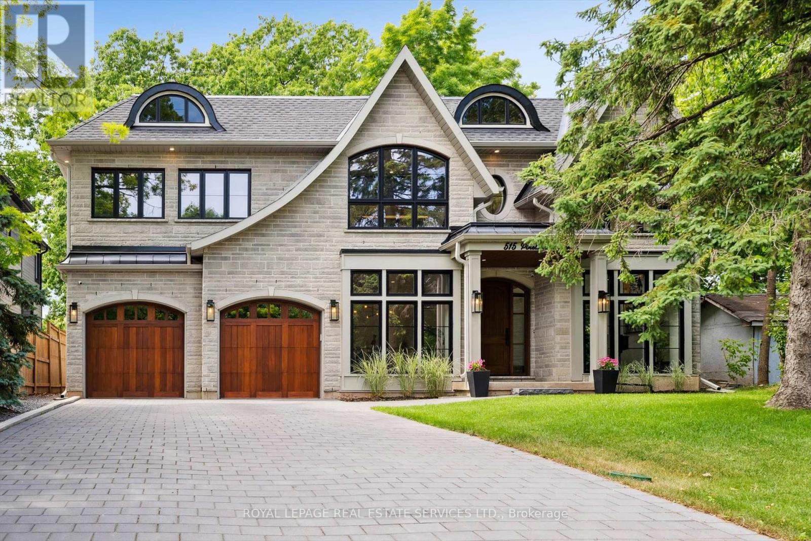 515 Pineland Ave, Oakville, ON L6K 1Z9