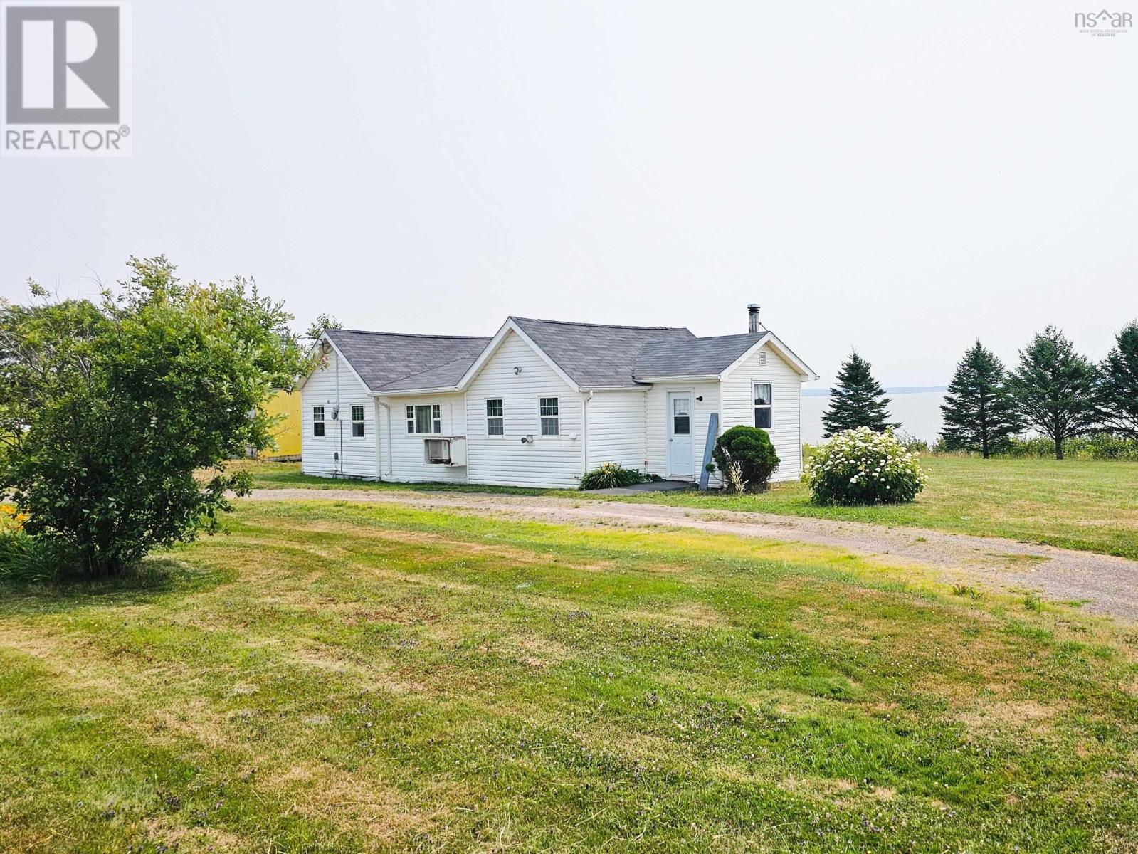 4606 Highway 2, Upper Economy, NS B0M 1B0