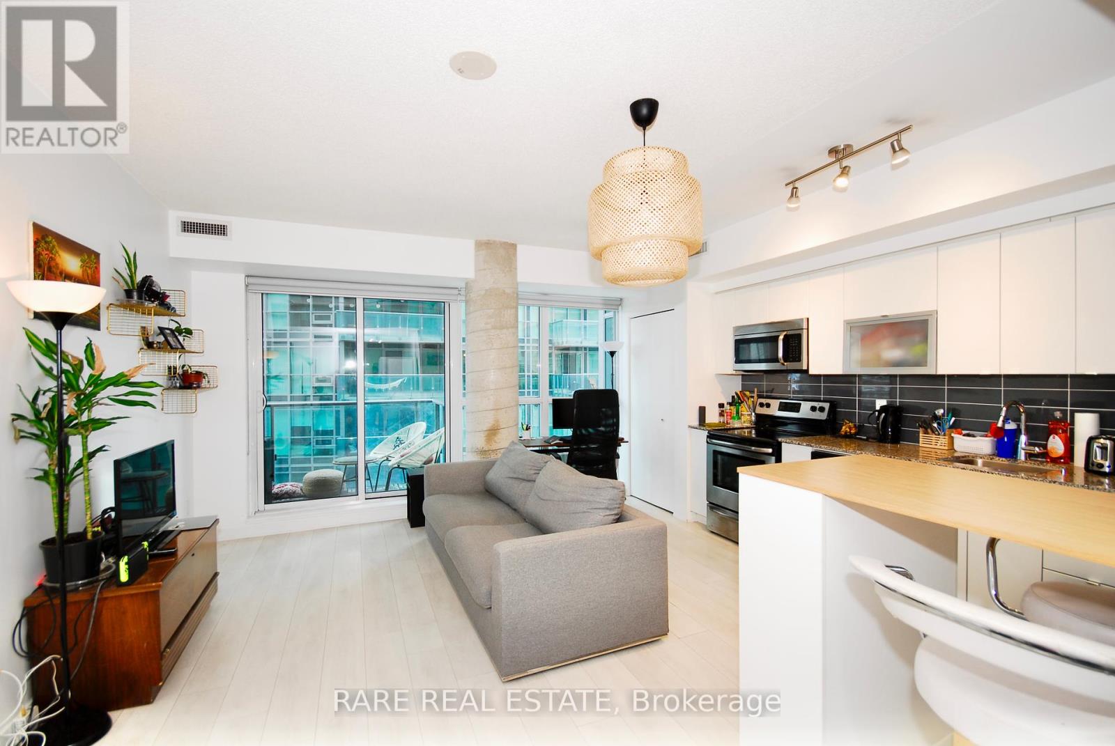 610 69 Lynn Williams St, Toronto, ON M6K 3R7
