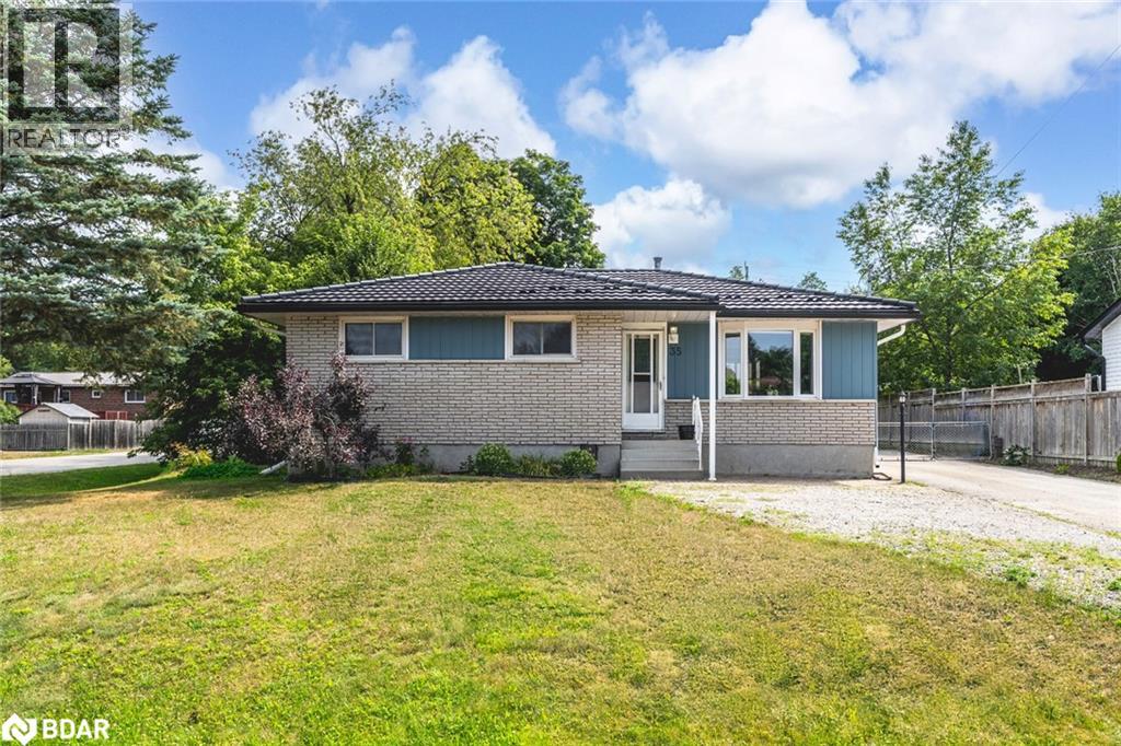 35 Ashburton Cres, Essa, ON L0M 1B0